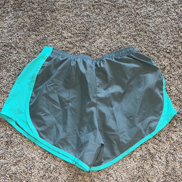 Nike Tempo Dri-Fit Running Shorts grey and teal size L - Picture 2 of 3